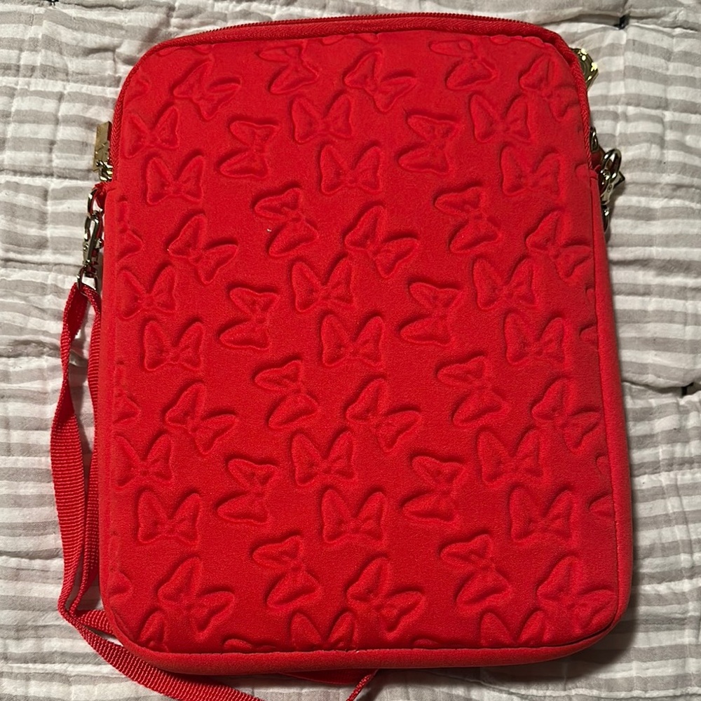 Red Embossed Bag - Picture 7 of 8